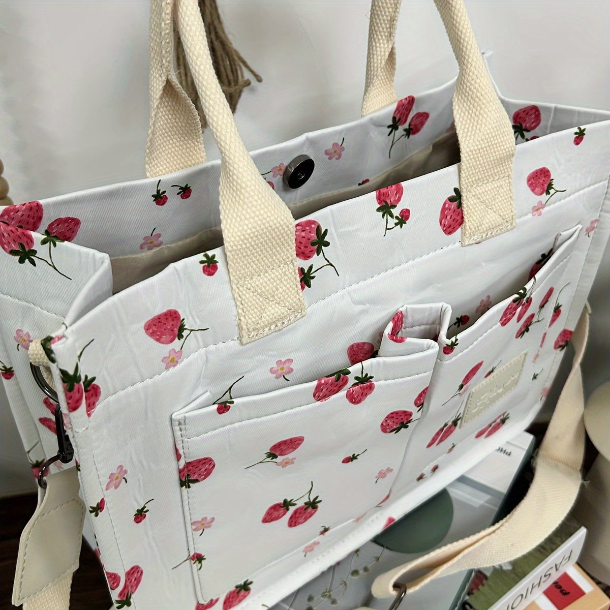 StrawberryTote Bolso para mujer Bolso de lona con parches Lindo bolso de hombro Bolso de mano con Múltiples bolsillos para viajes de trabajo (solo bolso cruzado)