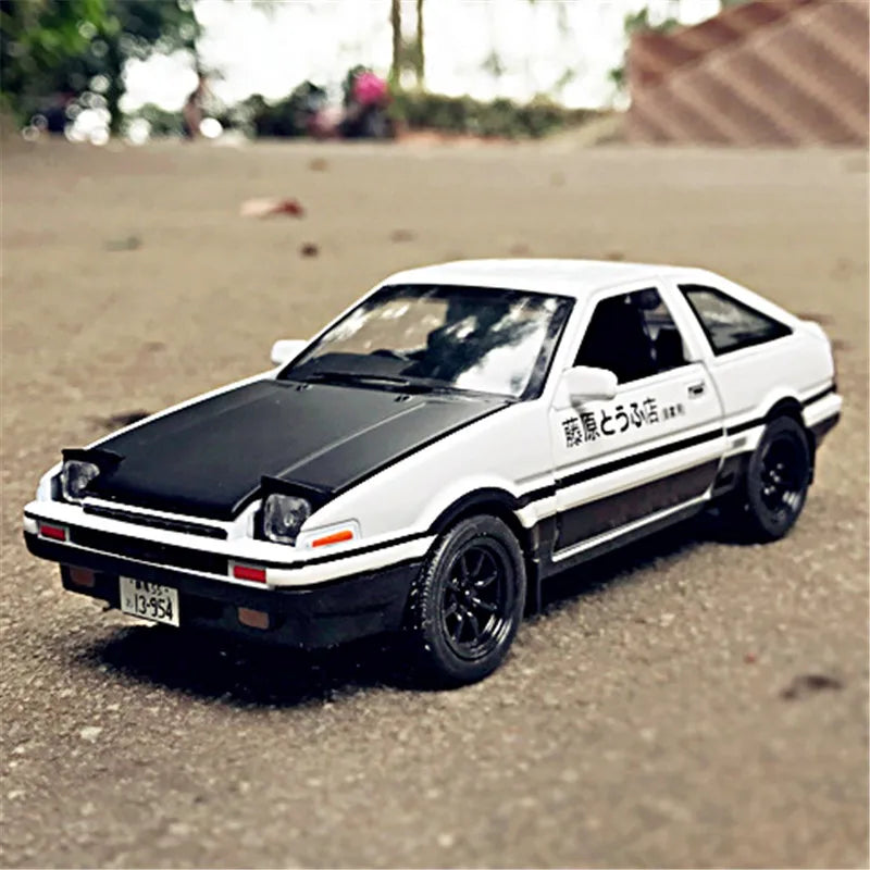 Simulación AE86 de coche de juguete de aleación de Metal, vehículo de juguete fundido a presión, modelo de decoración, escala en miniatura, juguetes de colección para niños, 1:32