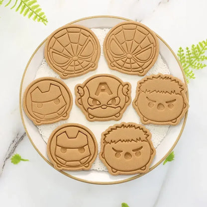 Disney-cortador de galletas 3D, herramientas para hornear, Spidermans, Hulk, Ironmans, Capitán América, DIY, versión Q, 8 unidades por juego