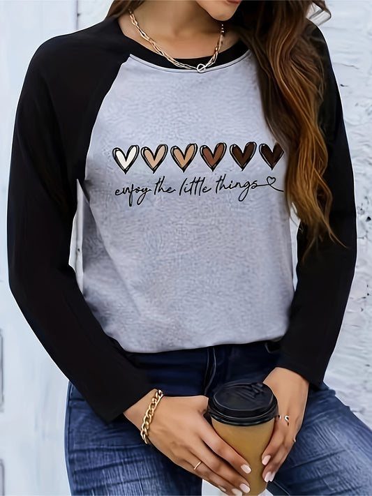 Camiseta con bloques de color y estampado de corazones, elegante top de manga larga para primavera y otoño, ropa de mujer